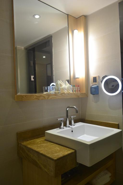 Lavande Hotel Zhuhai Gongbei Port Square Cameră foto