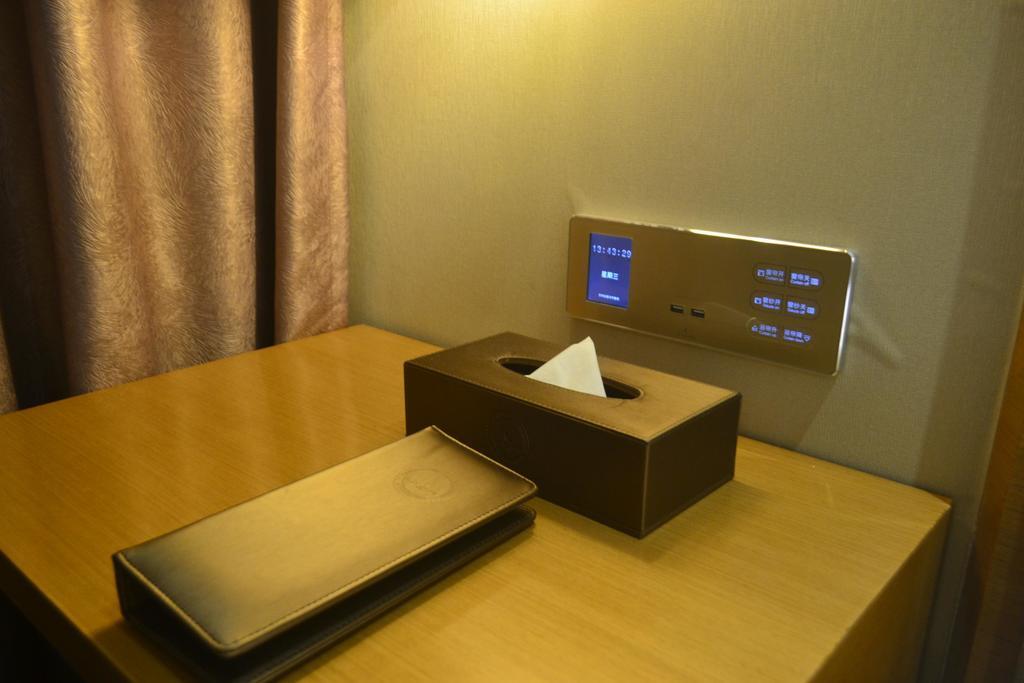 Lavande Hotel Zhuhai Gongbei Port Square Exterior foto