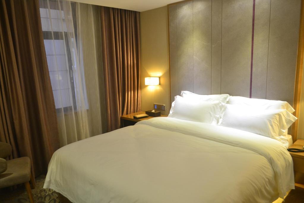 Lavande Hotel Zhuhai Gongbei Port Square Exterior foto